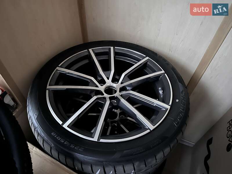 Седан BMW 3 Series 2022 в Одессе