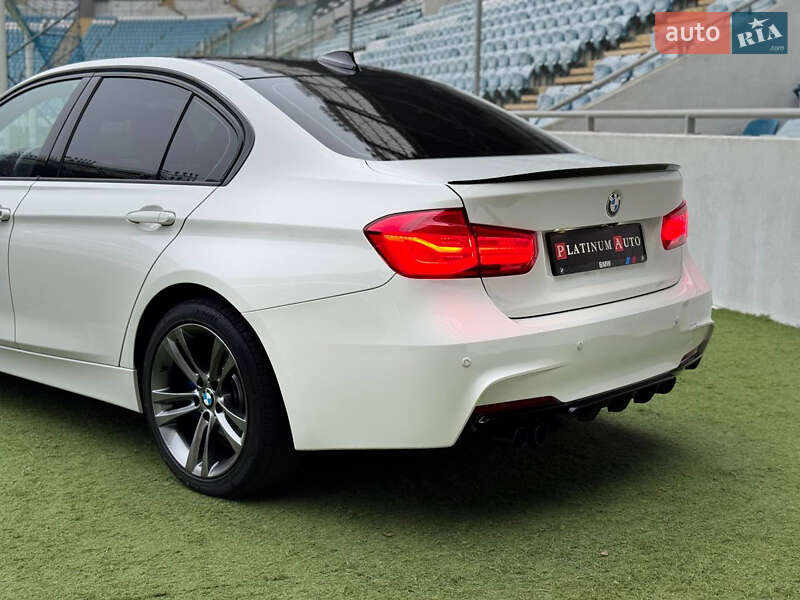 Седан BMW 3 Series 2017 в Одессе