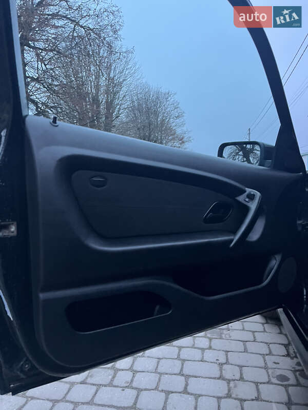 Купе BMW 3 Series 2003 в Городку