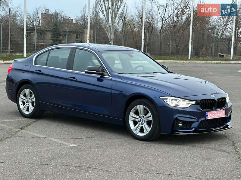 Седан BMW 3 Series 2017 в Кривом Роге