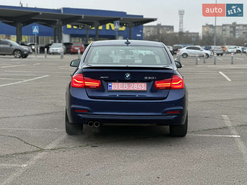 Седан BMW 3 Series 2017 в Кривом Роге