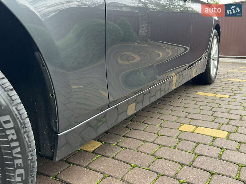 Седан BMW 3 Series 2017 в Косові