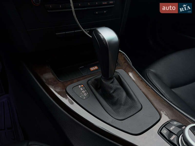 Седан BMW 3 Series 2011 в Харкові