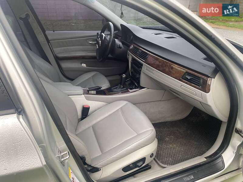 Седан BMW 3 Series 2005 в Каменском