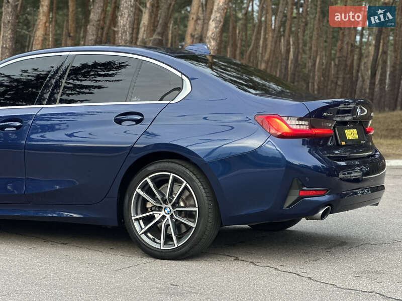 Седан BMW 3 Series 2019 в Киеве