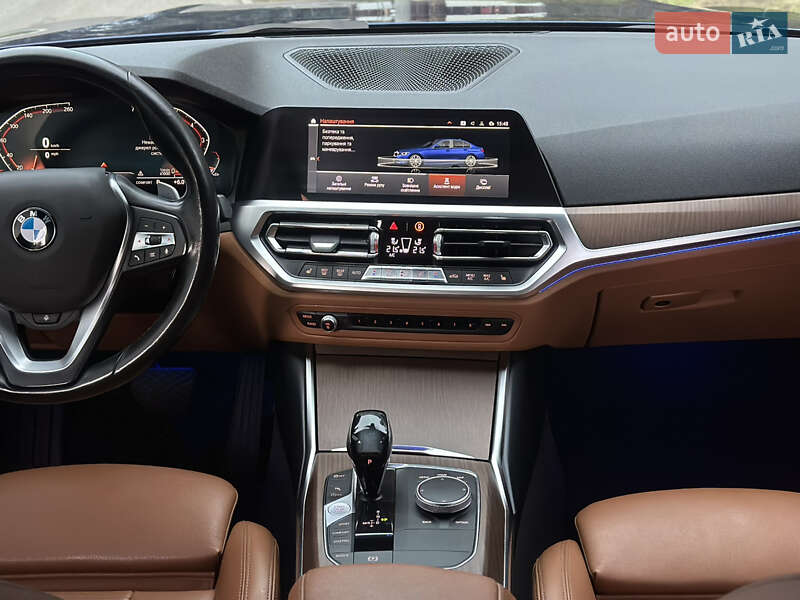 Седан BMW 3 Series 2019 в Киеве