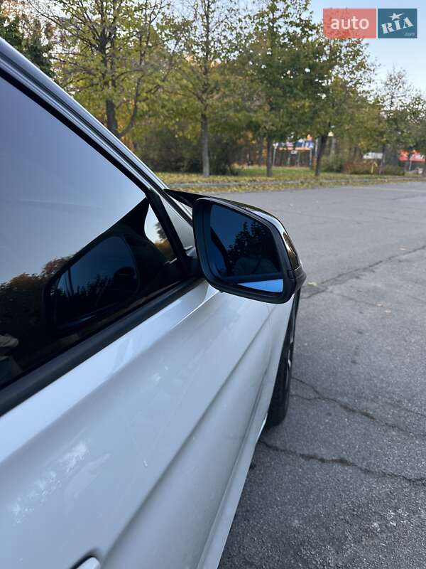 Седан BMW 3 Series 2013 в Умани