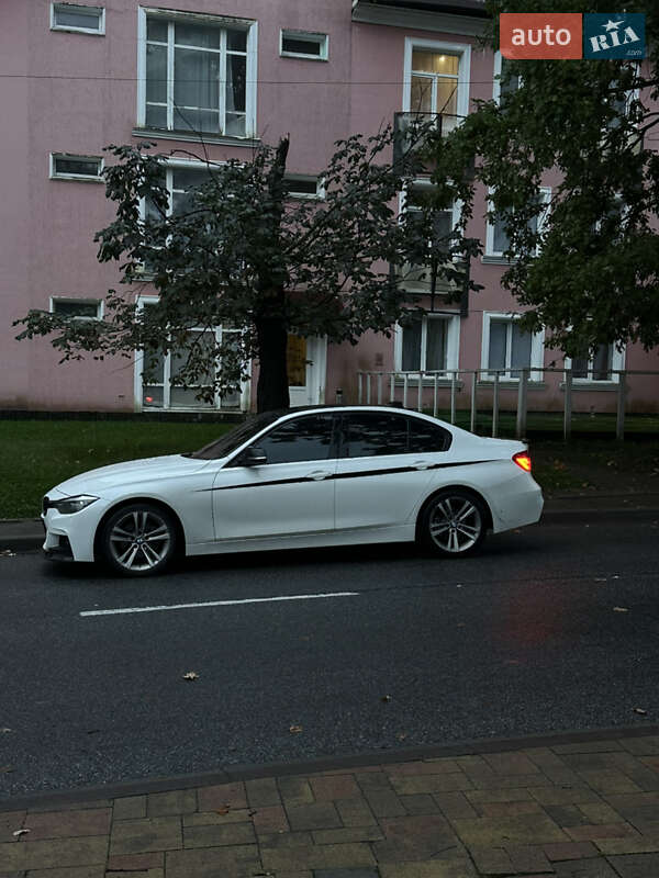 Седан BMW 3 Series 2015 в Львове