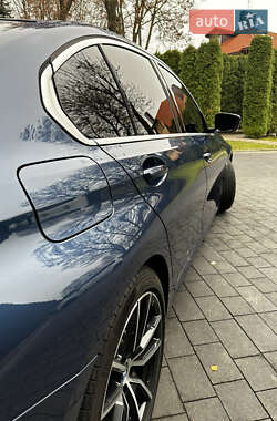 Седан BMW 3 Series 2022 в Києві