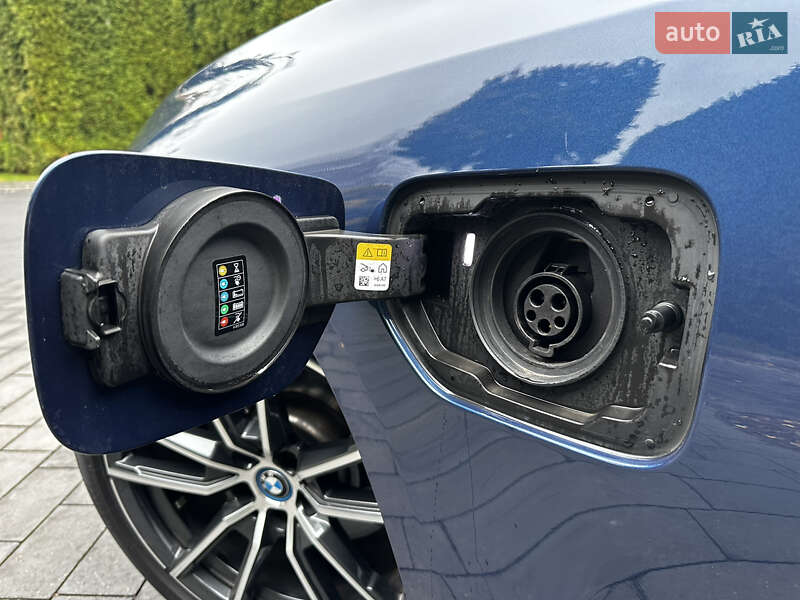 Седан BMW 3 Series 2022 в Луцке