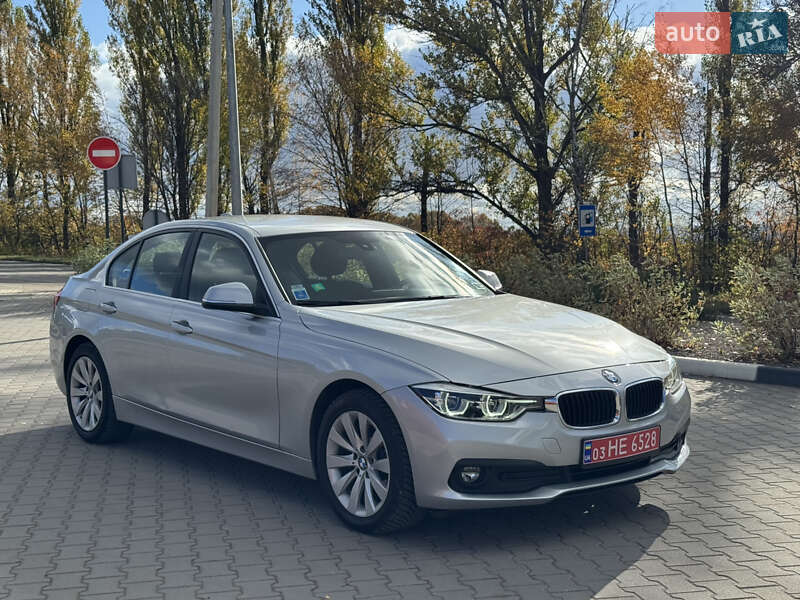 Седан BMW 3 Series 2017 в Хмельницком