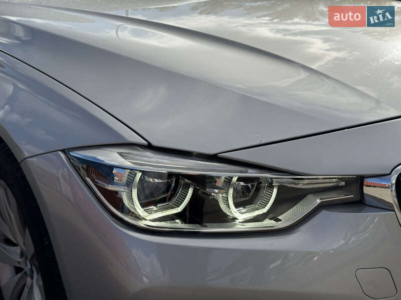 Седан BMW 3 Series 2017 в Хмельницком