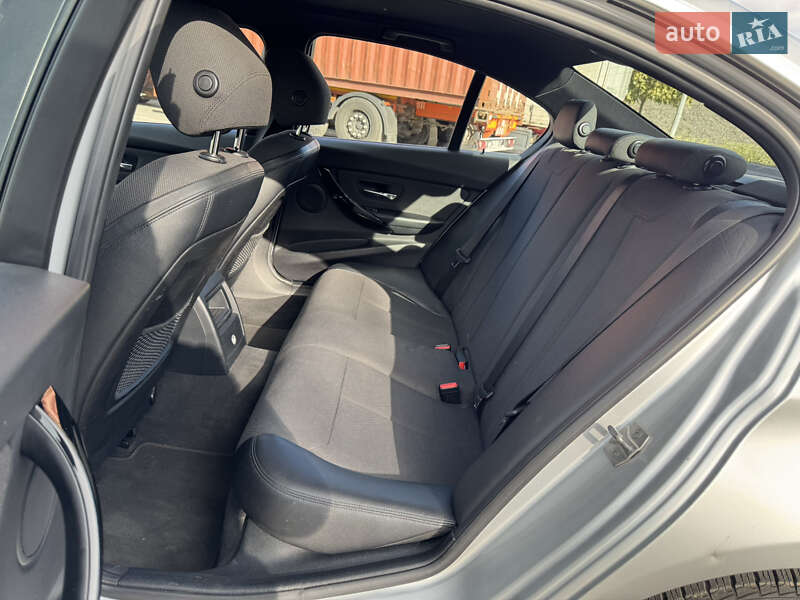 Седан BMW 3 Series 2017 в Хмельницком