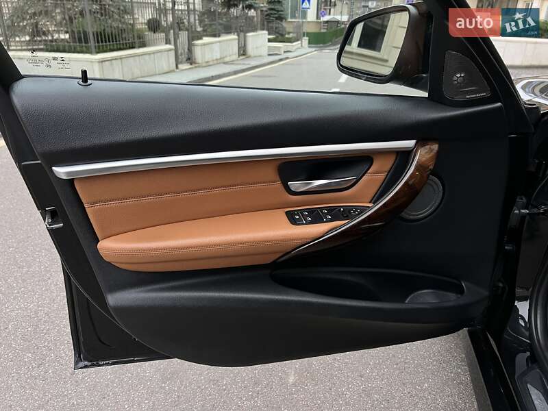 Седан BMW 3 Series 2018 в Киеве