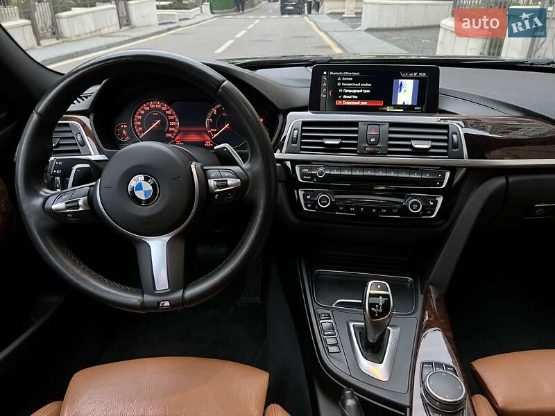 Седан BMW 3 Series 2018 в Киеве