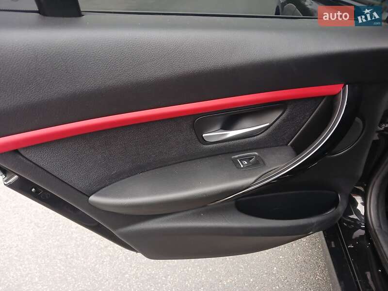 Седан BMW 3 Series 2017 в Киеве