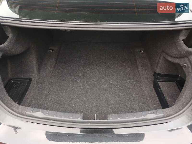 Седан BMW 3 Series 2017 в Киеве