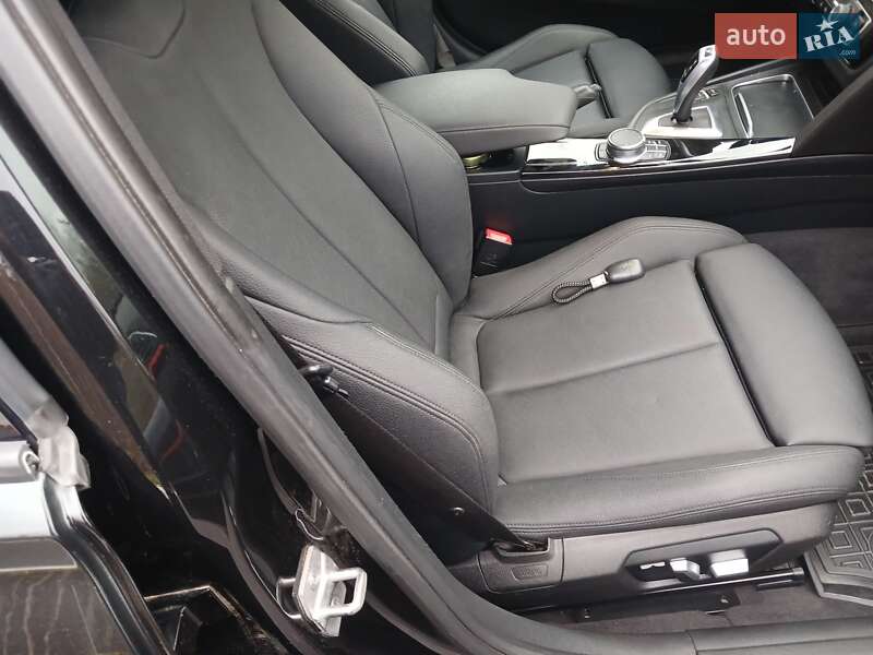 Седан BMW 3 Series 2017 в Киеве