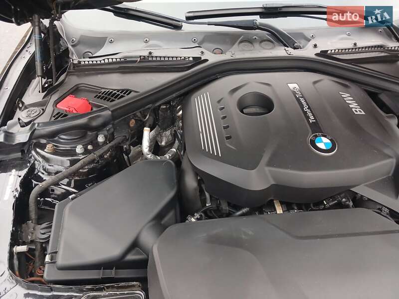 Седан BMW 3 Series 2017 в Киеве