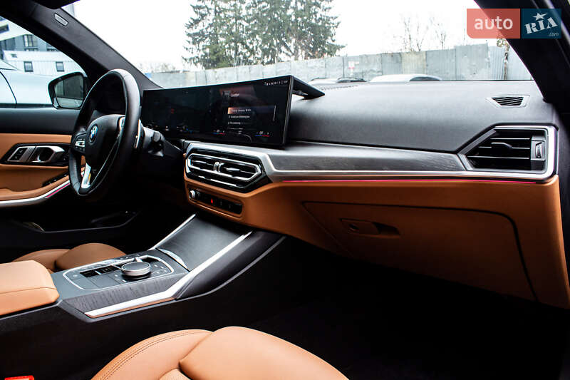 Седан BMW 3 Series 2022 в Львові