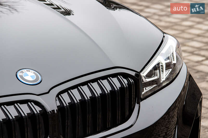 Седан BMW 3 Series 2022 в Львові