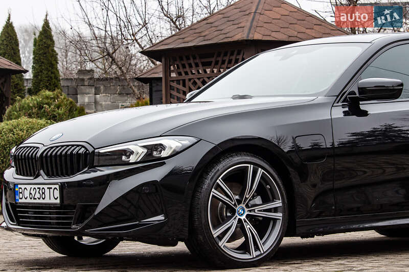 Седан BMW 3 Series 2022 в Львові