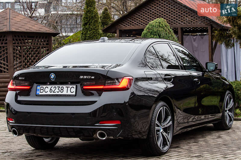 Седан BMW 3 Series 2022 в Львові