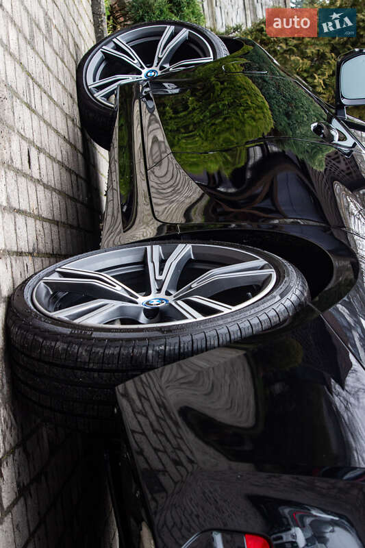 Седан BMW 3 Series 2022 в Львові