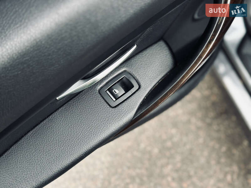 Седан BMW 3 Series 2015 в Кременчуге