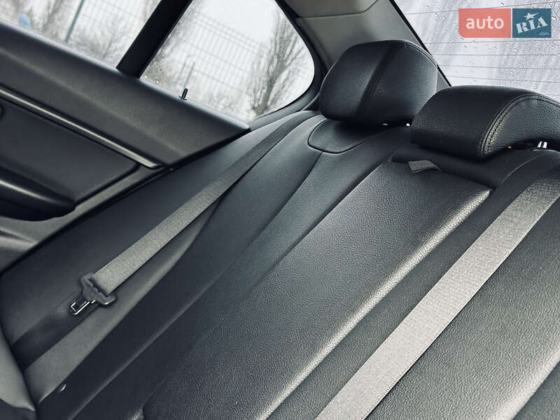 Седан BMW 3 Series 2015 в Кременчуге