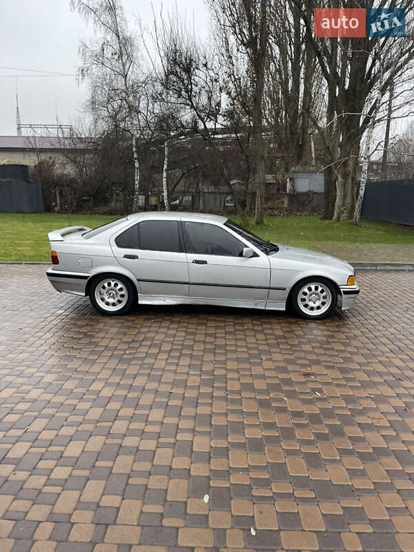 Седан BMW 3 Series 1991 в Броварах фото 3 Седан BMW 3 Series 1991 в Броварах