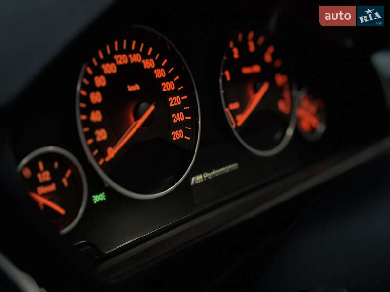 Седан BMW 3 Series 2016 в Новояворовске