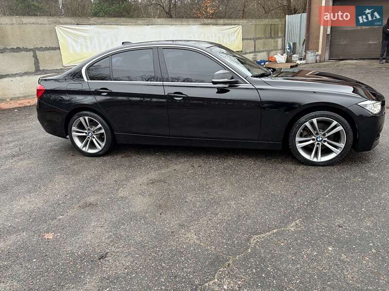 Седан BMW 3 Series 2018 в Киеве