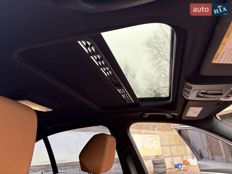 Седан BMW 3 Series 2018 в Киеве