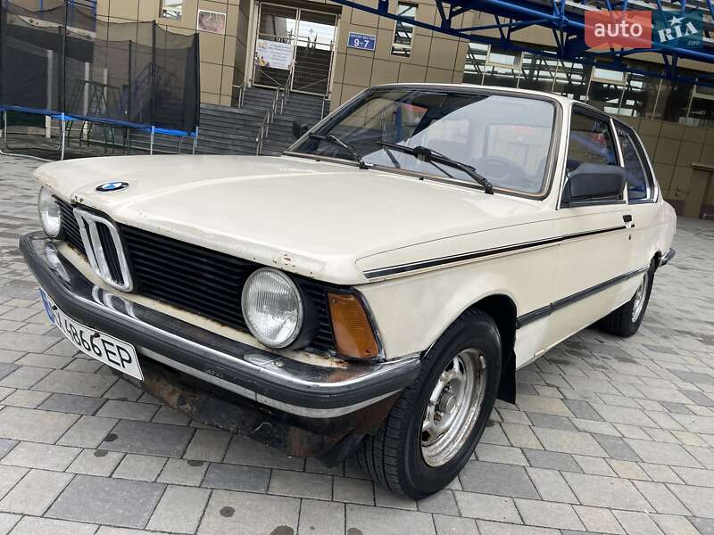 Седан BMW 3 Series 1983 в Харькове