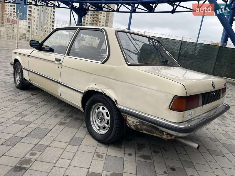 Седан BMW 3 Series 1983 в Харькове