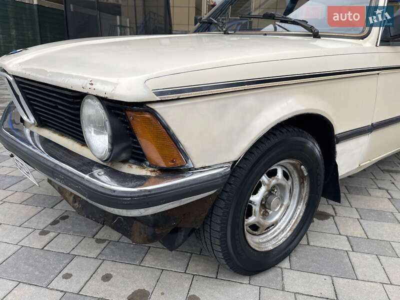Седан BMW 3 Series 1983 в Харькове