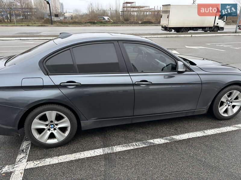 Седан BMW 3 Series 2013 в Киеве