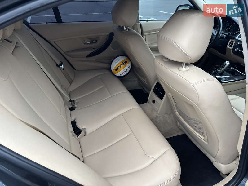 Седан BMW 3 Series 2013 в Киеве