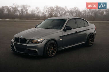 Седан BMW 3 Series 2009 в Кременчуці