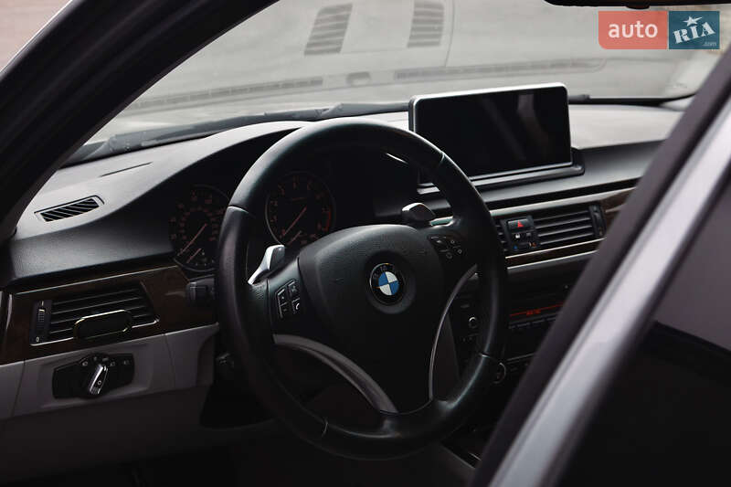 Седан BMW 3 Series 2009 в Кременчуге фото 13 Седан BMW 3 Series 2009 в Кременчуге