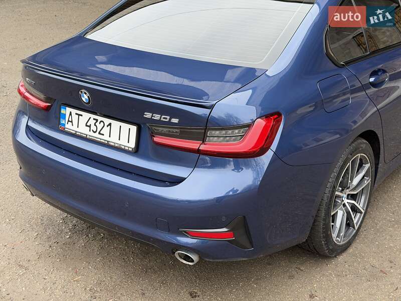 Седан BMW 3 Series 2021 в Ивано-Франковске