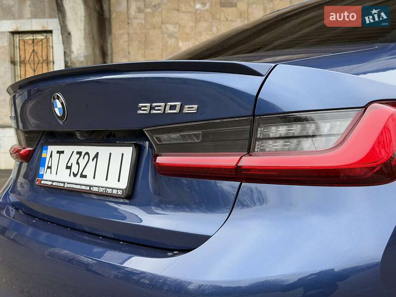 Седан BMW 3 Series 2021 в Ивано-Франковске