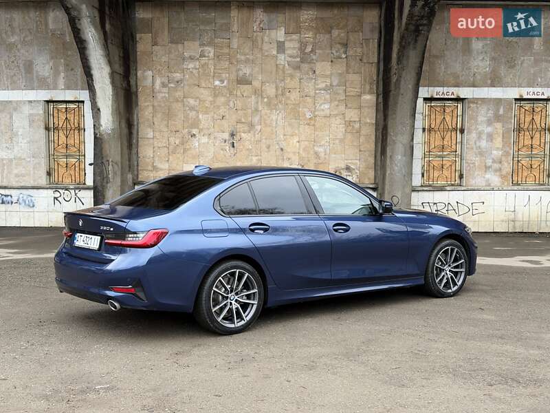 Седан BMW 3 Series 2021 в Ивано-Франковске