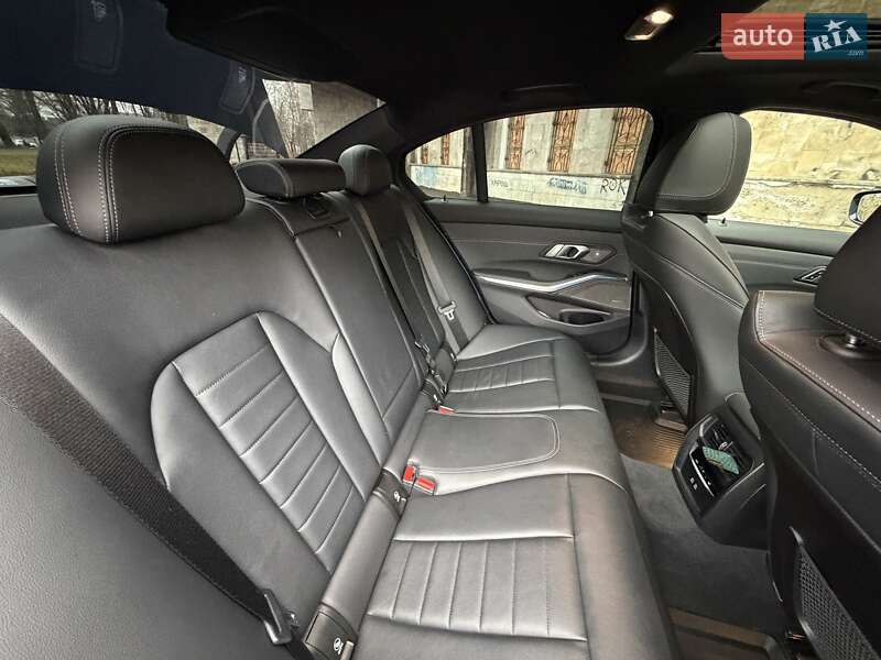 Седан BMW 3 Series 2021 в Ивано-Франковске