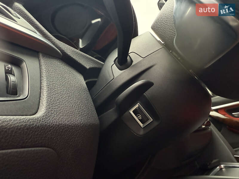 Седан BMW 3 Series 2016 в Києві