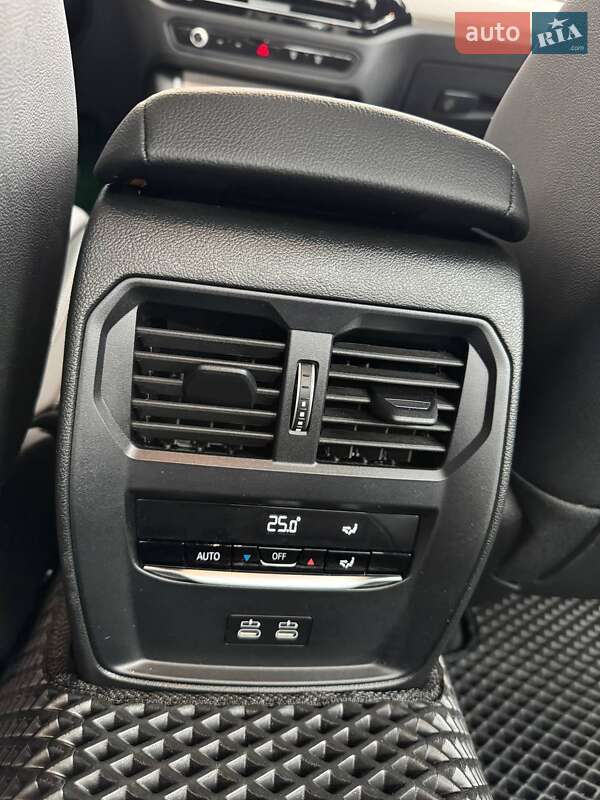 Седан BMW 3 Series 2024 в Виннице