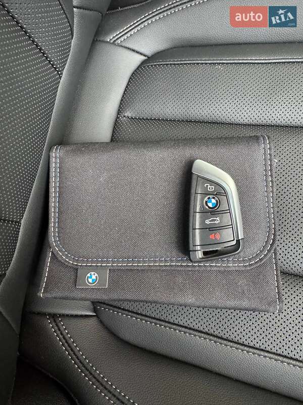 Седан BMW 3 Series 2024 в Виннице