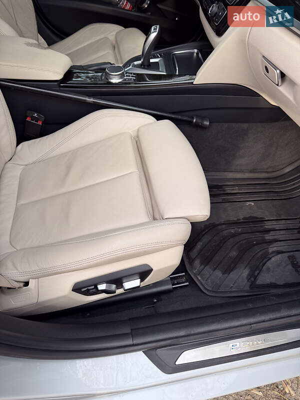 Седан BMW 3 Series 2018 в Одесі