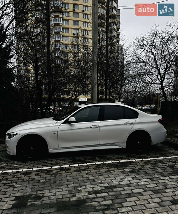 Седан BMW 3 Series 2013 в Львове